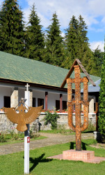 Sheep1389 
Byzantine eagle and Romanian cross 
2018-09-25 16:00:04
