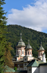 Sheep1389 
Monastery Sinaia 
2018-09-28 15:49:00