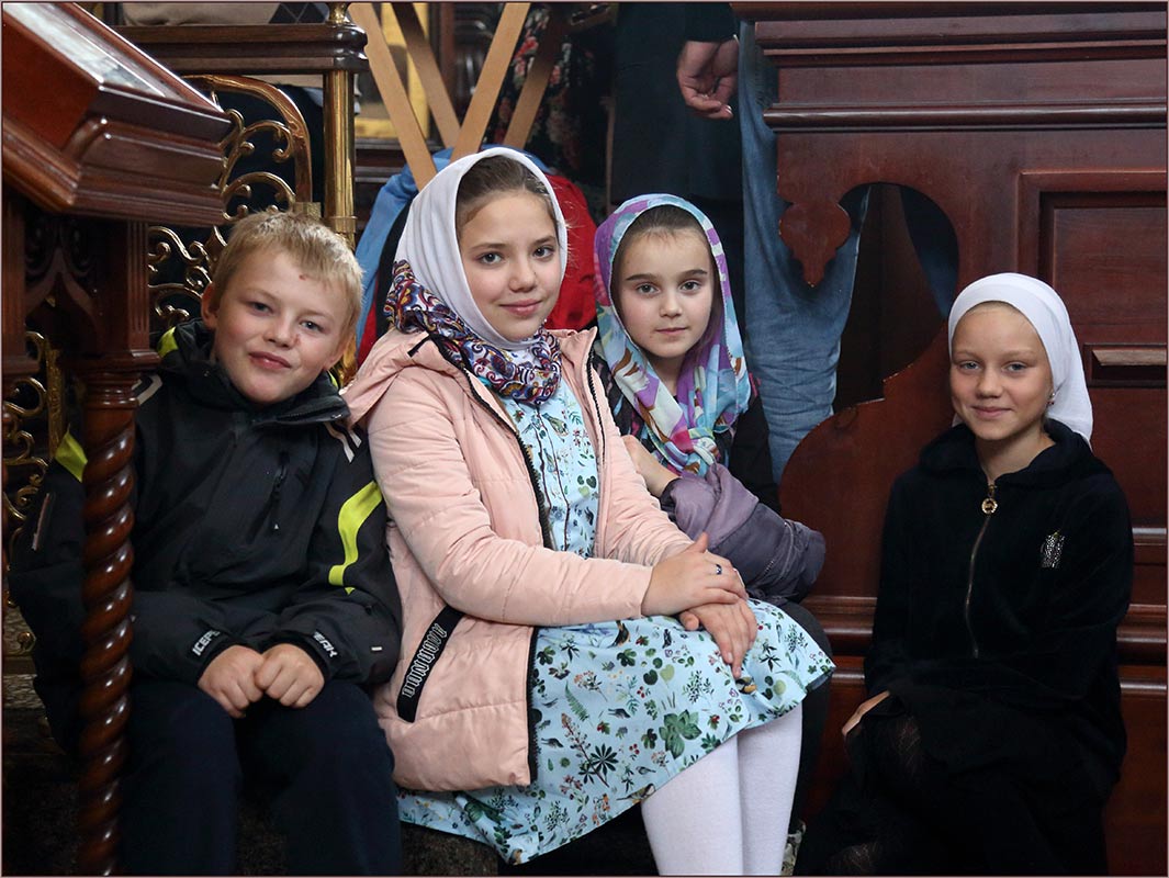 Дети в храме