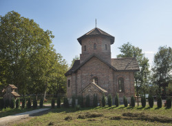MikaV 
Hram Sretenja Gospodnjeg na Suncanoj Reci,Srbija 
2018-10-16 01:20:51