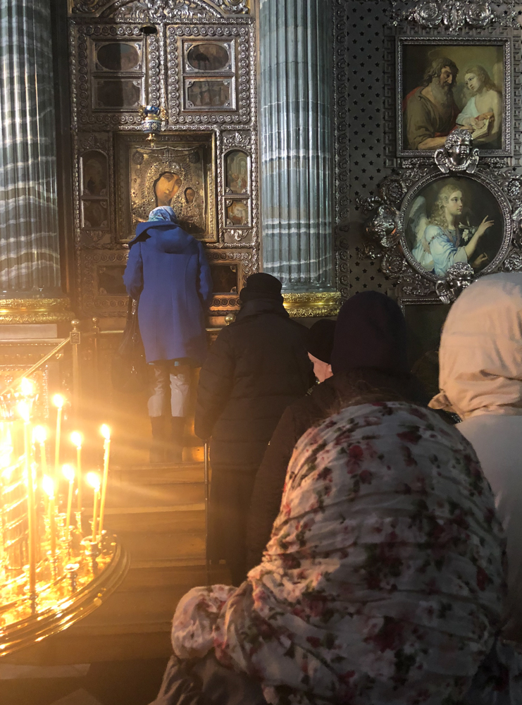 К Заступнице Усердной притецем...