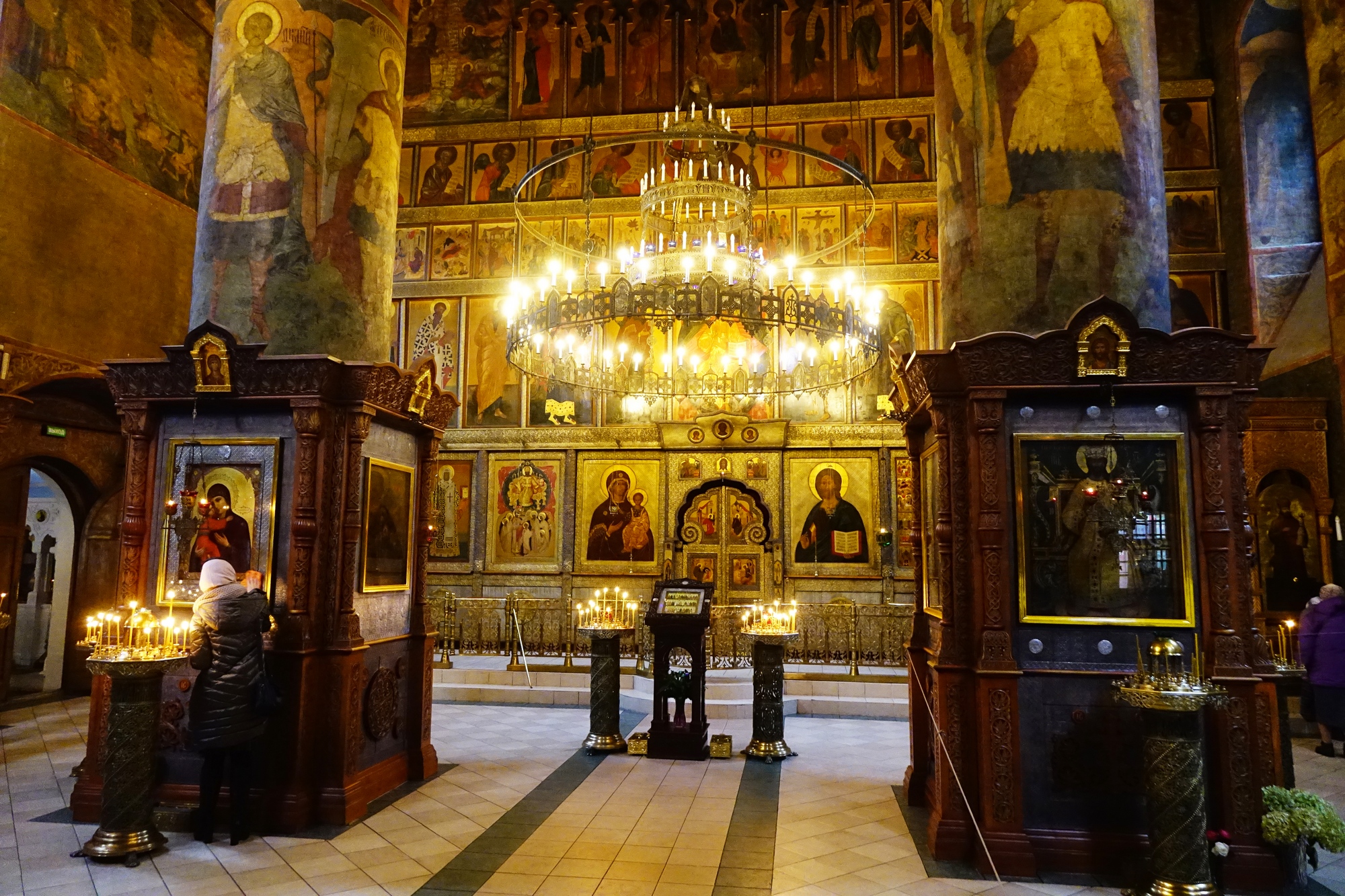 Sretensky Monastery in Moscow - interior of the old church