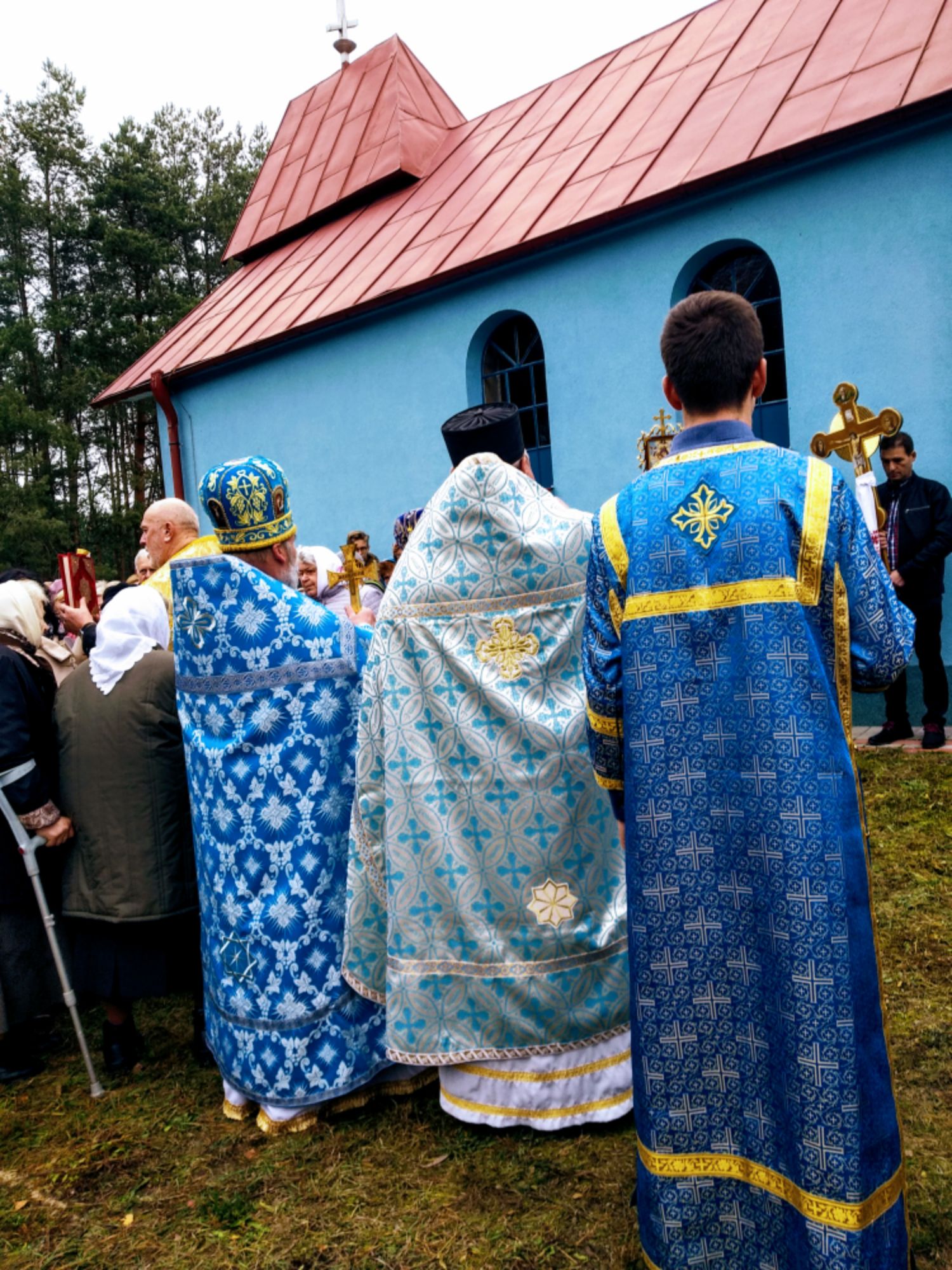 Батюшки с прислужником