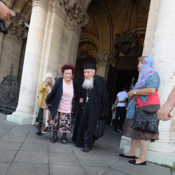 alik 
At footsteps of St Aleksander Nevski church in Sofia 
2018-12-03 12:14:37