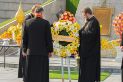 oHellKungo 
The Wreath Laying 
2018-12-06 17:51:37
