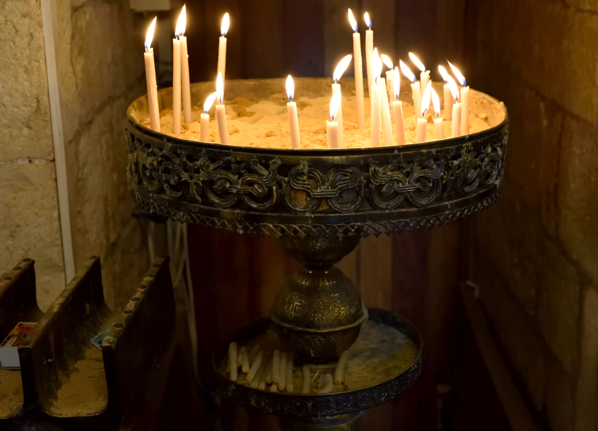 Świecznik - monaster Balamand