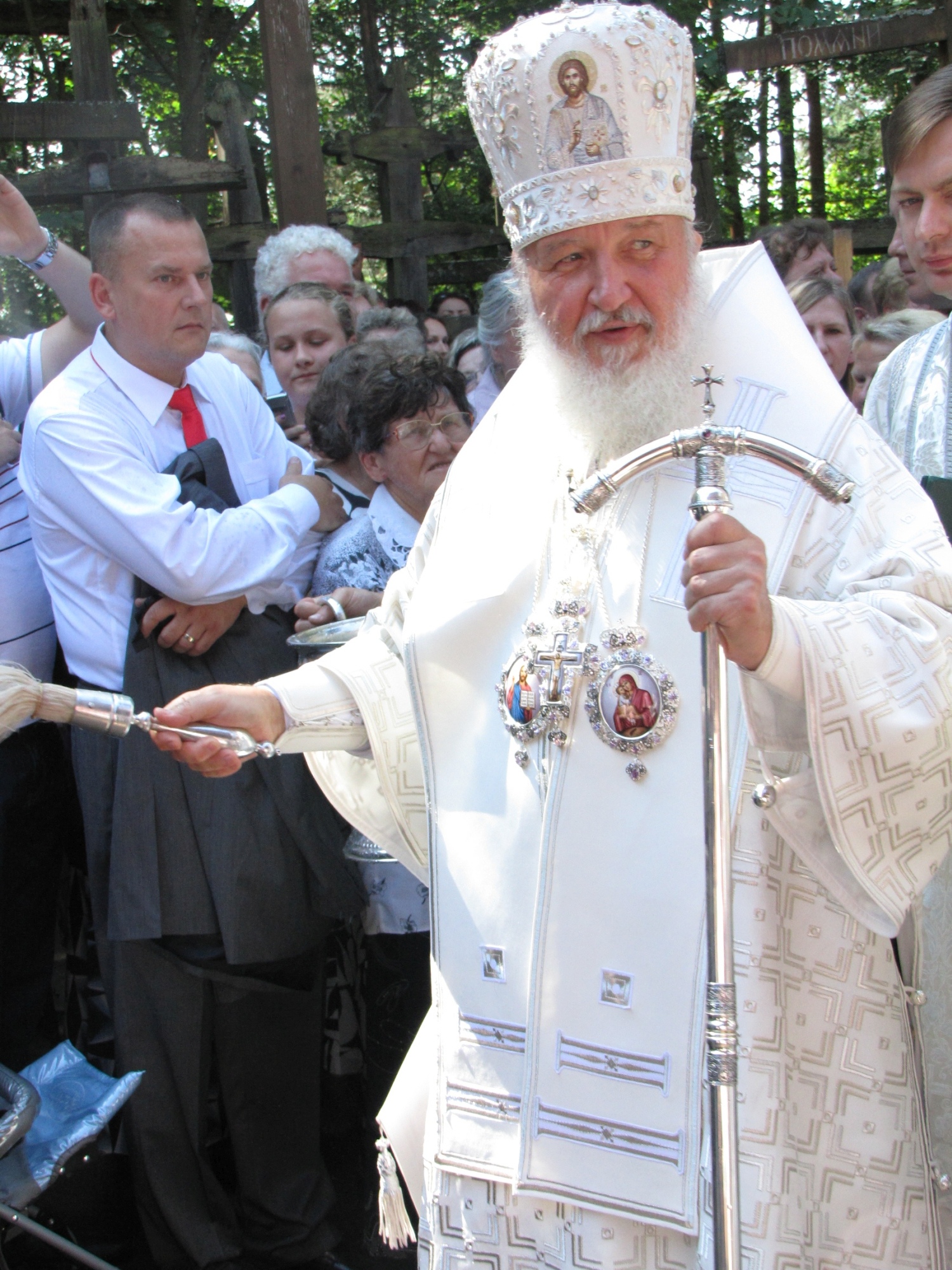 Patriarcha Cyryl święcący owoce - Grabarka 2012