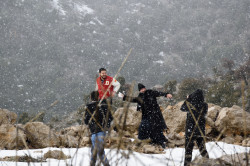 Sheep1389 
Archimandrite Maxim and seminarians playing in snow 
36 
2019-02-20 12:27:48