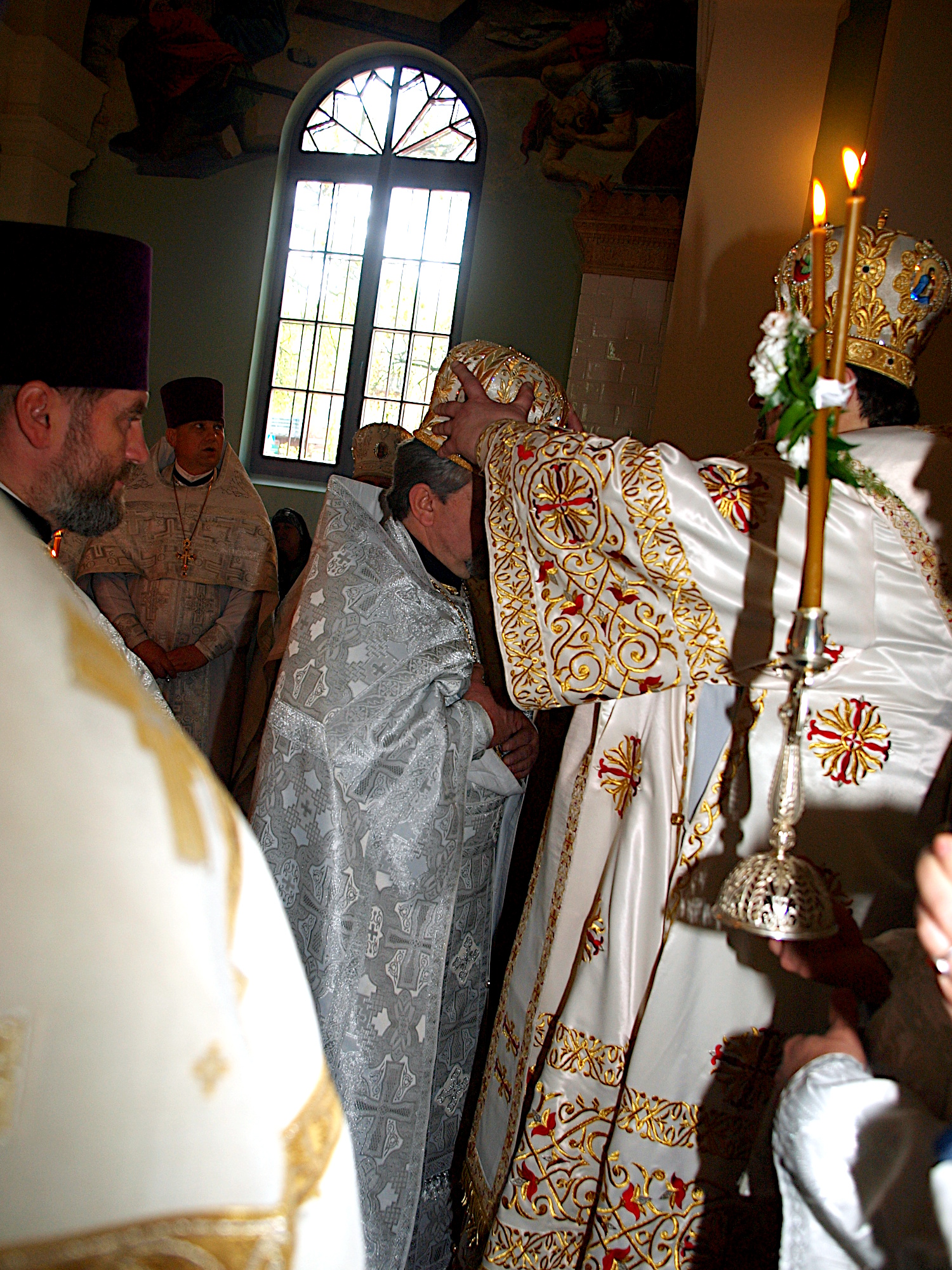 Nagroda paschalna - prawo do noszenia mitry!