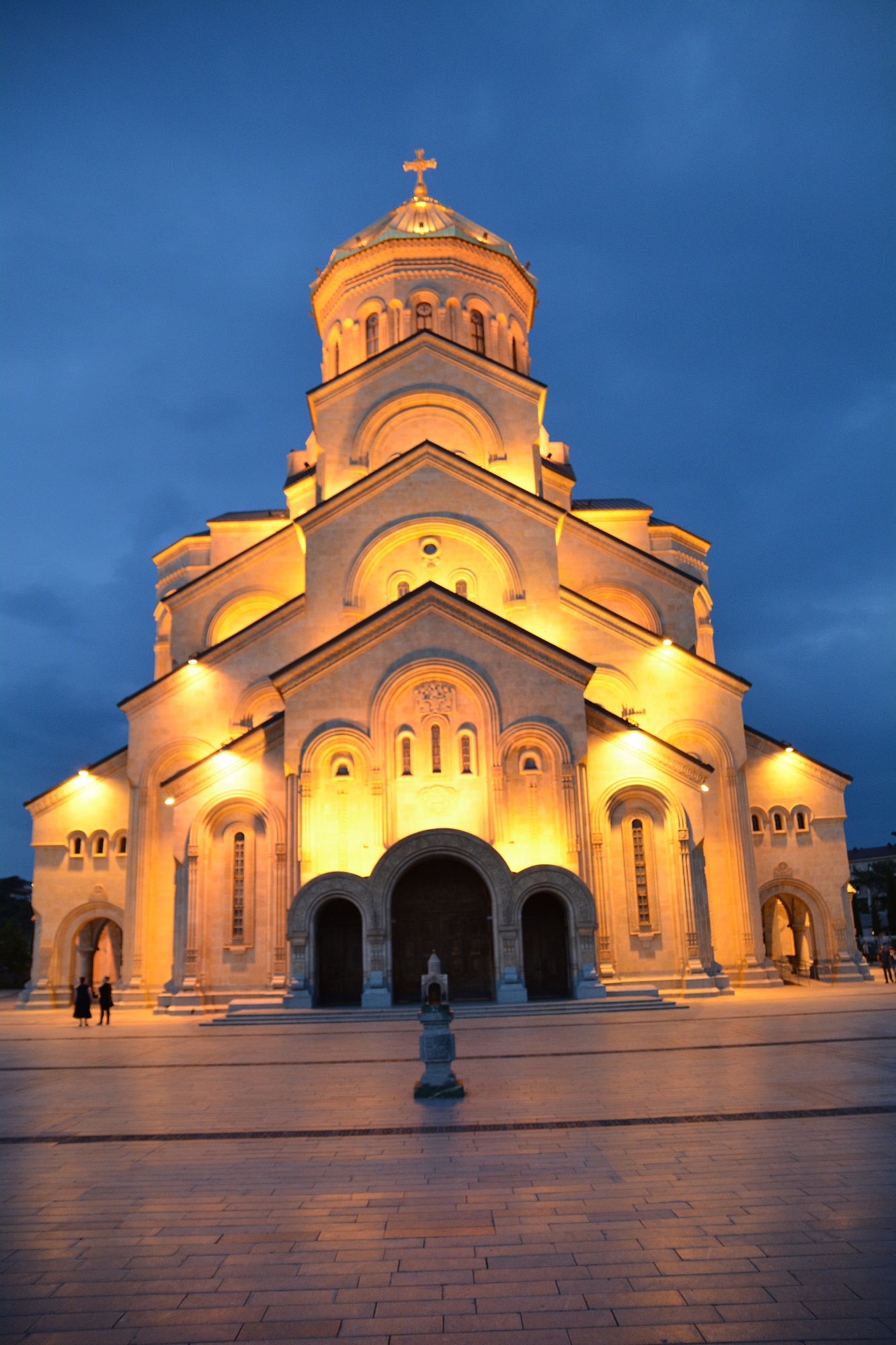 Sobór Trójcy Świętej w Tbilisi სამების საკათედრო ტაძარი