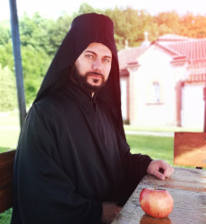 PatroPhotography 
 Смерни отац Харитон 
2019-06-01 21:39:39
