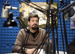 alik 
Andi Rembeci at radi Ngjalljaa 
2019-07-20 22:20:28