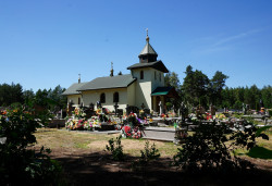 jarek 
The Orthodox cementary chapel in Lewkowo Nowe 
2019-07-25 20:38:50