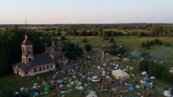 AlexandraP 
Нежилая деревня Зубарево. Ночевка Крестного хода 
2019-08-08 20:39:50