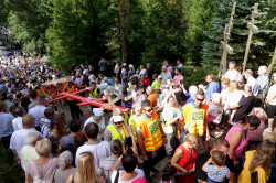 jarek11 
Pilgrims on Grabarka 
2019-08-24 08:30:35