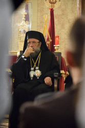 Sheep1389 
Metropolita Akkaru Bazyli - walcząc o kadr pośród kamer i oficjeli 
2019-08-26 13:51:05