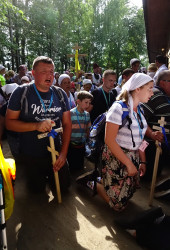 jarek11 
Pilgrims on Grabarka 
2019-08-29 12:48:43