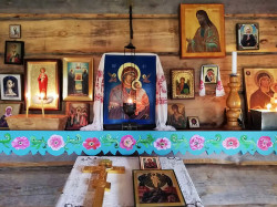 Maahiska 
Iconostasis of our little chapel 
2019-08-30 21:27:28