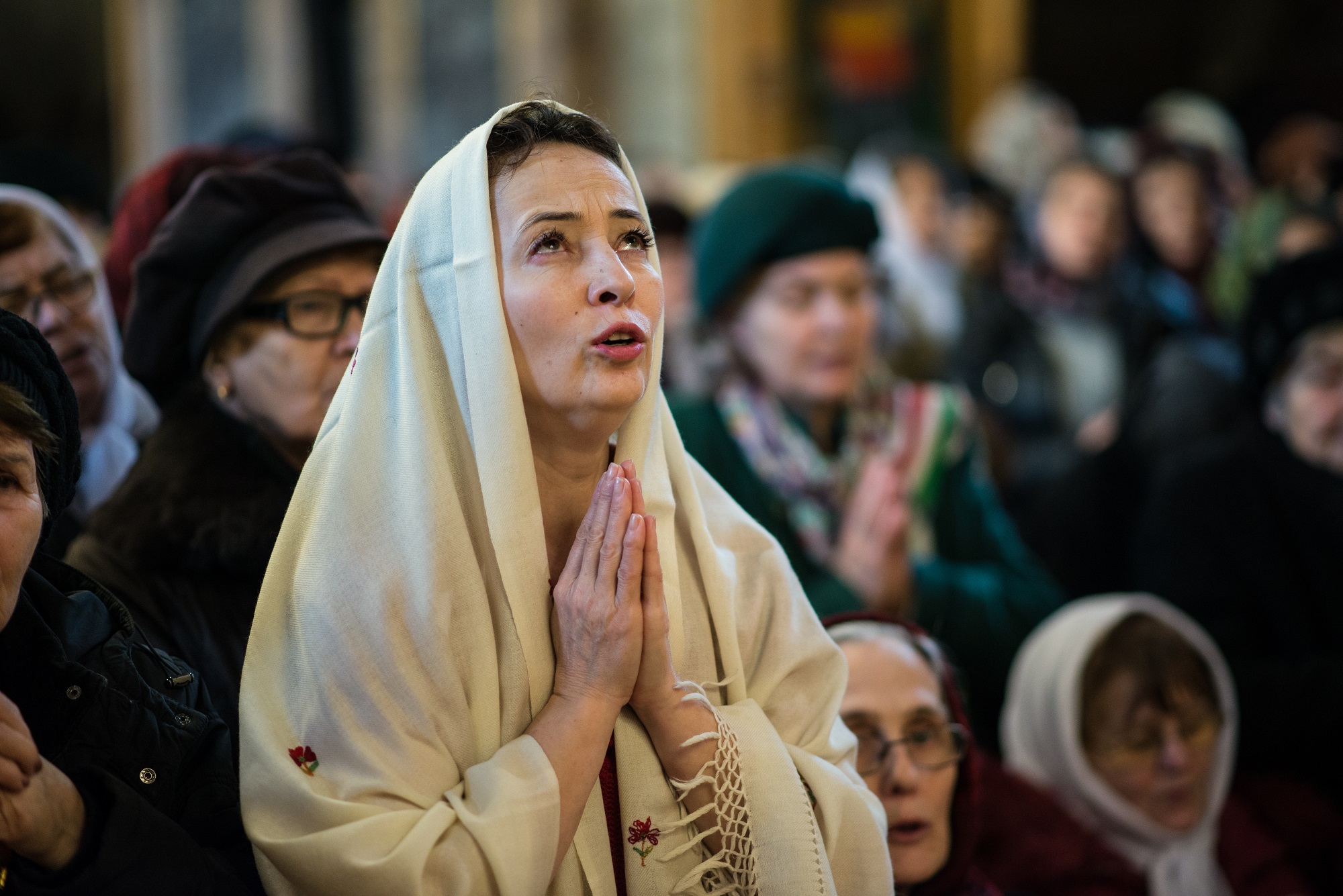 The praying woman