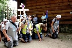 jarek1 
Pilgrims on Grabarka 
2019-09-02 13:35:44