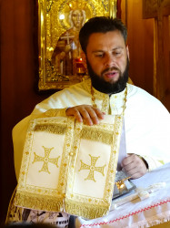 jarek11 
Divine Liturgy in temporary chapel in Hagia Sophia parish in Warsaw  
2019-09-10 22:49:15