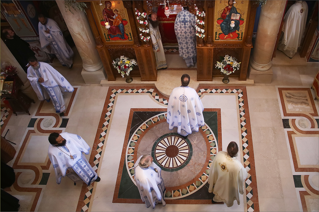 Литургија у новој  троолтарној цркви у Ћелијама-Liturgy in the New Three-Altar Church in Celije