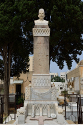 Sheep1389 
An Orthodox grave with fez in Beirut 
2019-10-21 10:35:33