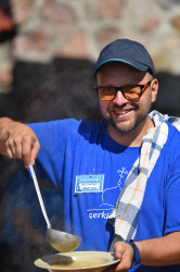 palavos 
Krzysiek Tarasiuk - zupa dla pielgrzyma 
2019-10-28 10:32:52