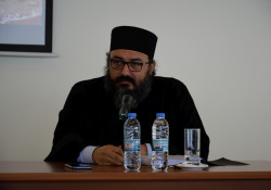 Sheep1389 
Abuna Romanos z monasteru Balamand 
2019-10-30 13:17:18