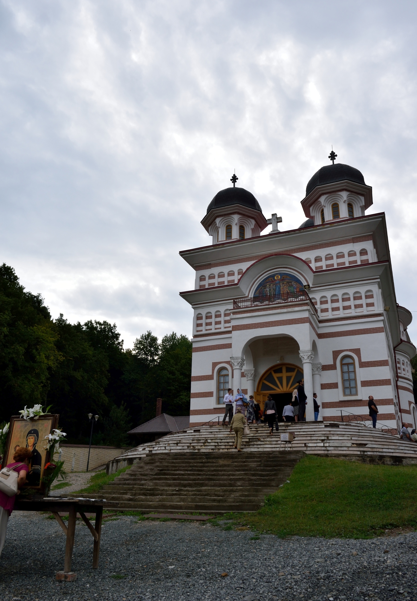 Monastery Floresti and copy of icon from Nicula monastery