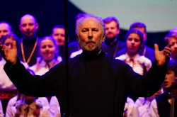 jarek1 
Carols in Białystok - 2019 
2019-12-05 12:34:50