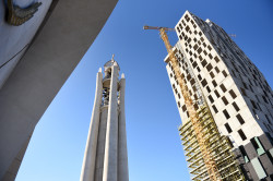 alik 
Cathedral in Tirana 
2020-01-01 22:31:28