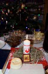 Sheep1389 
Christmas Eve candle at home 2019 
2020-01-04 12:31:28