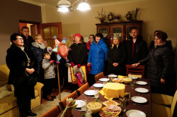 jarek 
Carols singers... 
2020-01-07 19:08:01