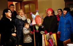 jarek 
Carols singers... 
2020-01-07 19:08:18