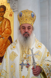 jarek11 
The Divine Liturgy in Ressurestion of Christ Cathedral in Tirana  
2020-01-25 22:10:43