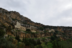 Sheep1389 
Hamatoura monastery in winter 
2020-01-29 19:24:24