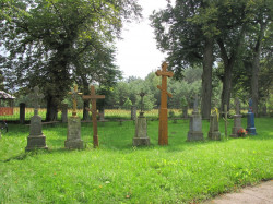 E.I. 
krzyże obok cerkwi w Werstoku 
2020-03-29 20:25:45