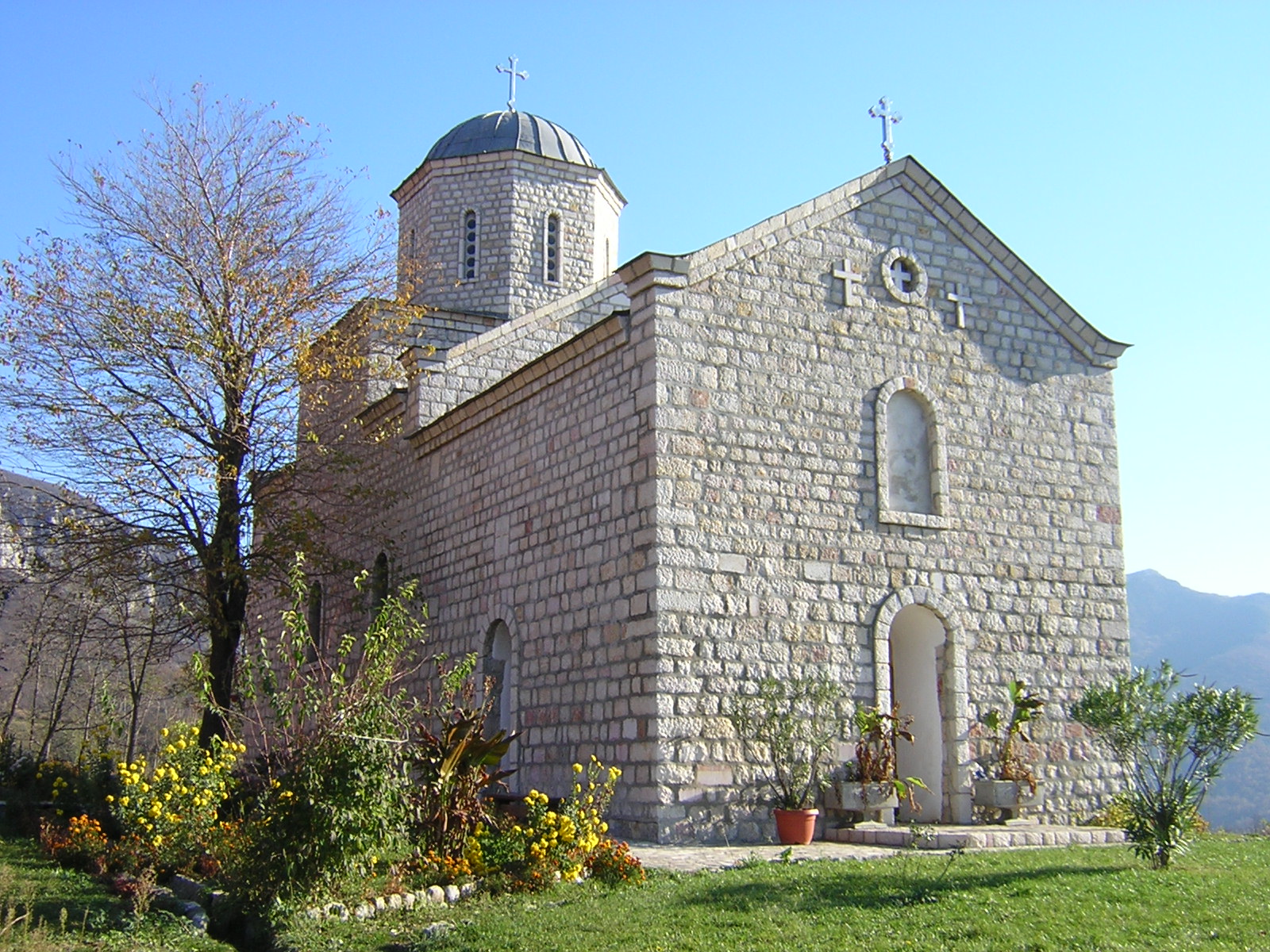 Crkva Svete Trojice, manastir Ždrelo