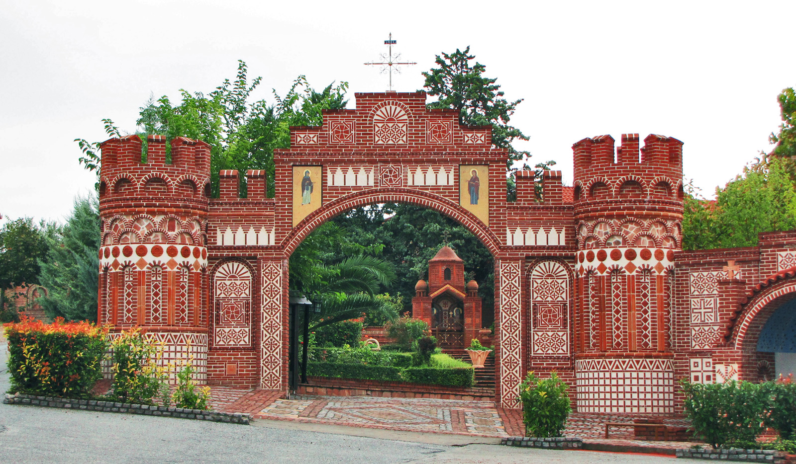Ulaz u Manastir SvetogJefrema Sirina, Kontariotisa