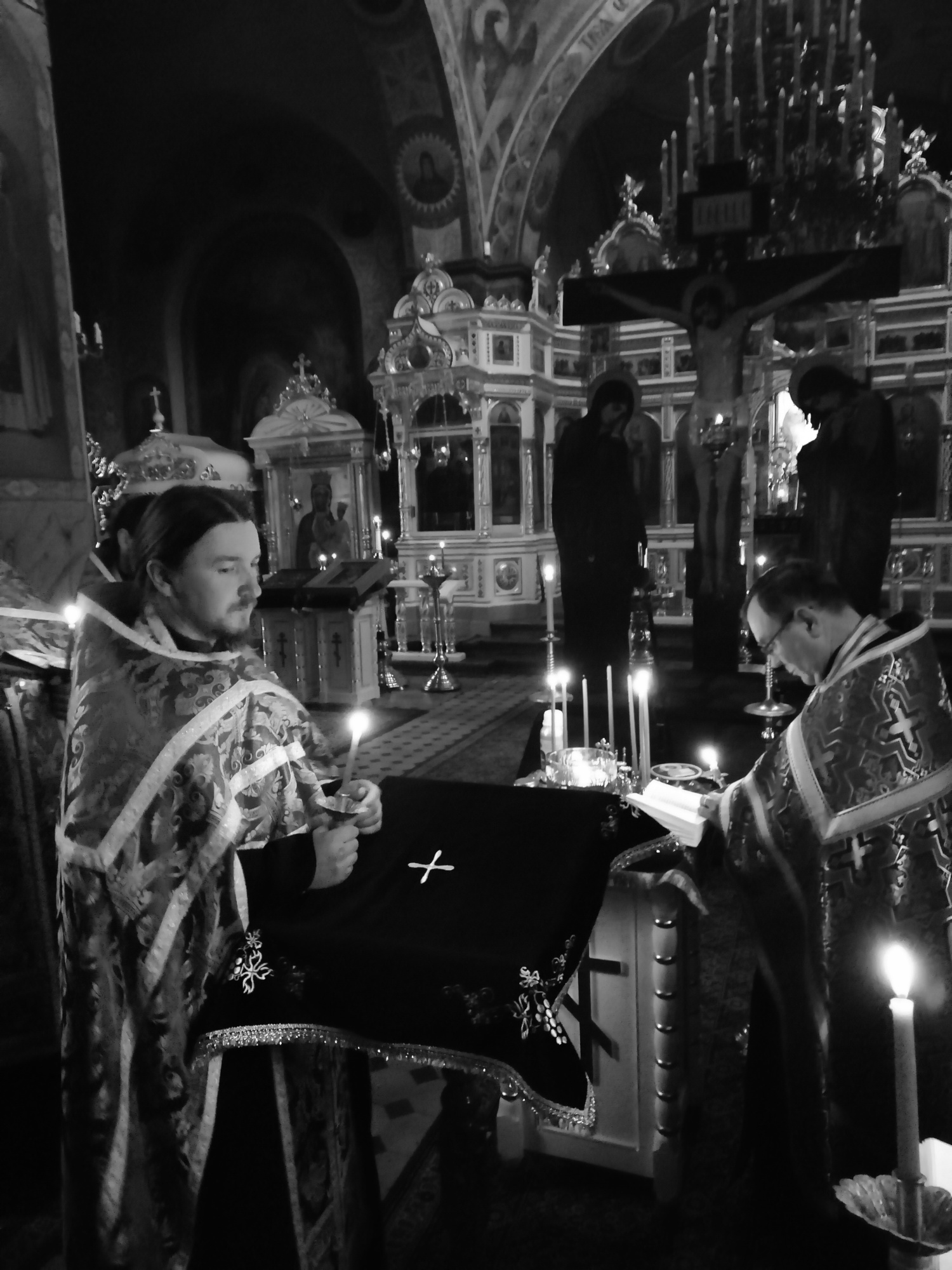 hieromnich Teofil przed Sakramentem Soborowanija, Wielka Środa, Monaster Św. Onufrego w Jabłecznej 
