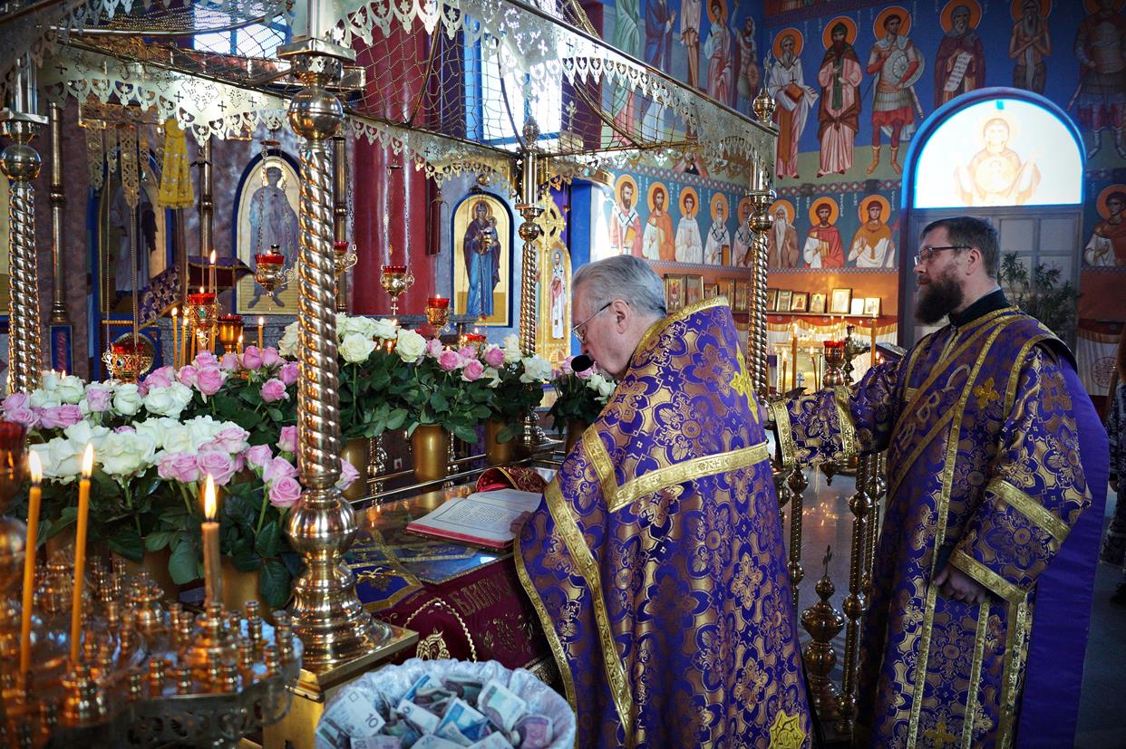 Wieczernia i Jutrznia Wielkiej Soboty (Wynos Płaszczanicy) w cerkwi św. Jerzego w Białymstoku