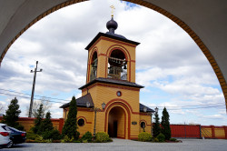 jarek 
Bright Tuesday Paschal procession in Zwierki Convent  
2020-04-23 15:45:55