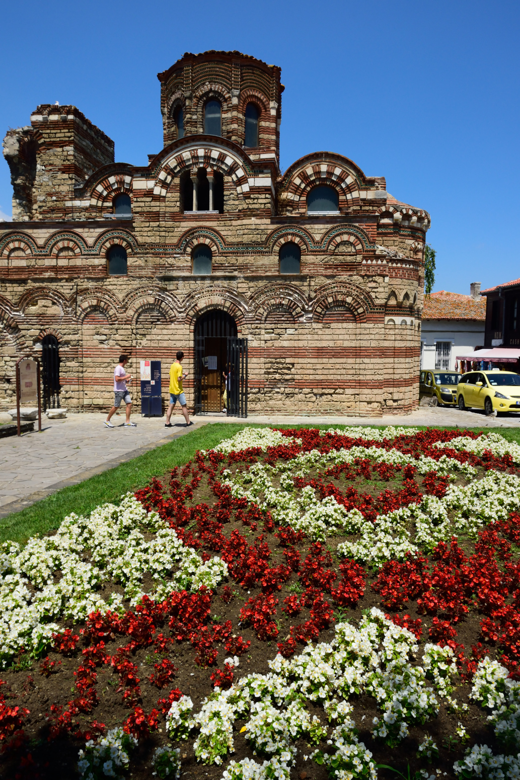 Stara cerkiew, dywan kwiatowy - Nessebar