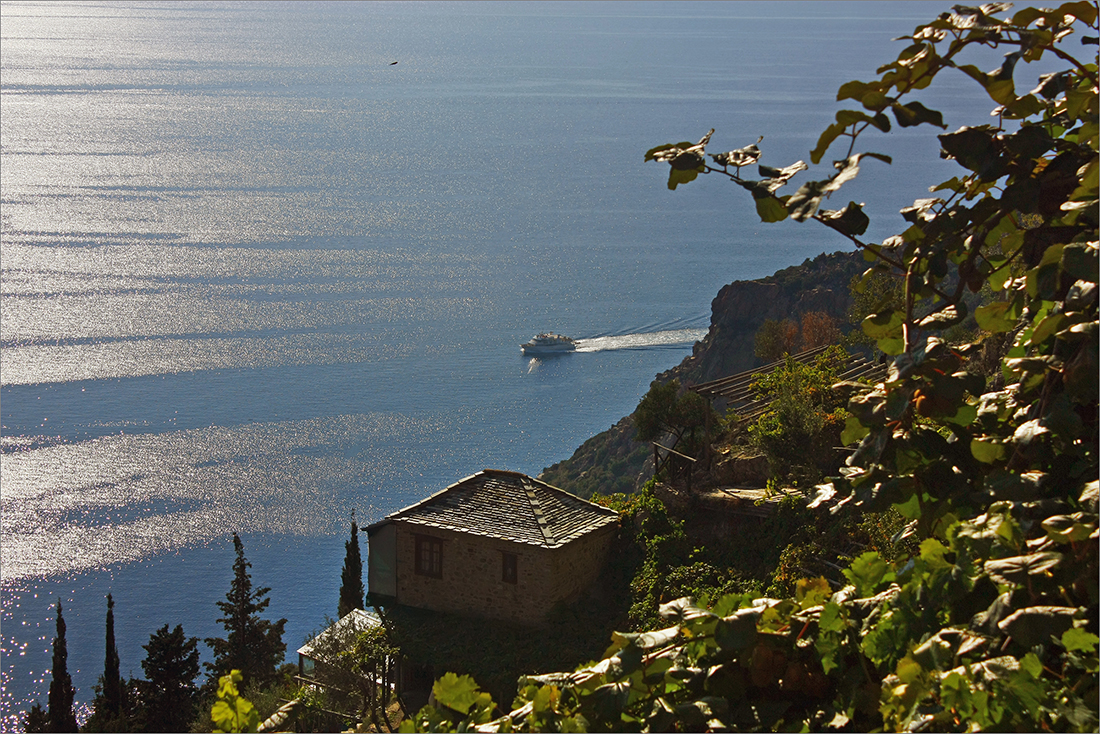 Late afternoon on the west coast of Aguion Oros - Западна обала Свете Горе