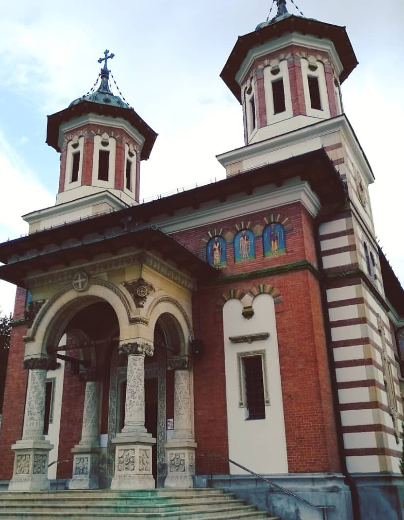 Biserica Mănăstirii Sinaia (România) / The Main Church of Sinaia Monastery (Romania)