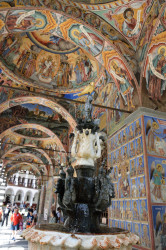Sheep1389 
Fontanna i freski w monasterze rylskim 
2020-05-12 22:38:17