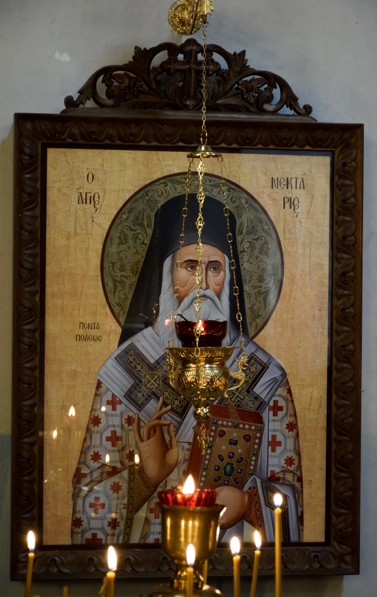 Święty Nektariusz i świeczki - cerkiew św. Jana Klimaka na Woli