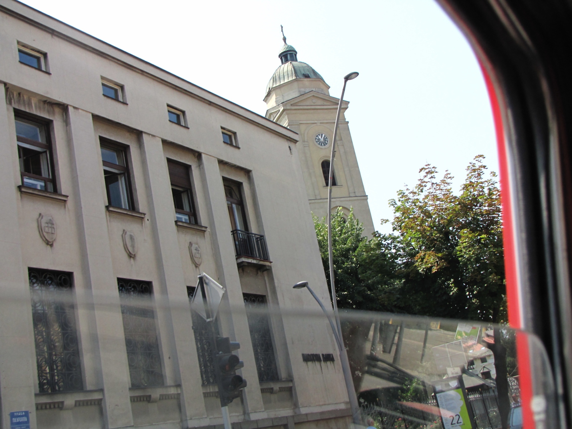 Sobór świętych Piotra i Pawła w Szabcu z perspektywy Yugo