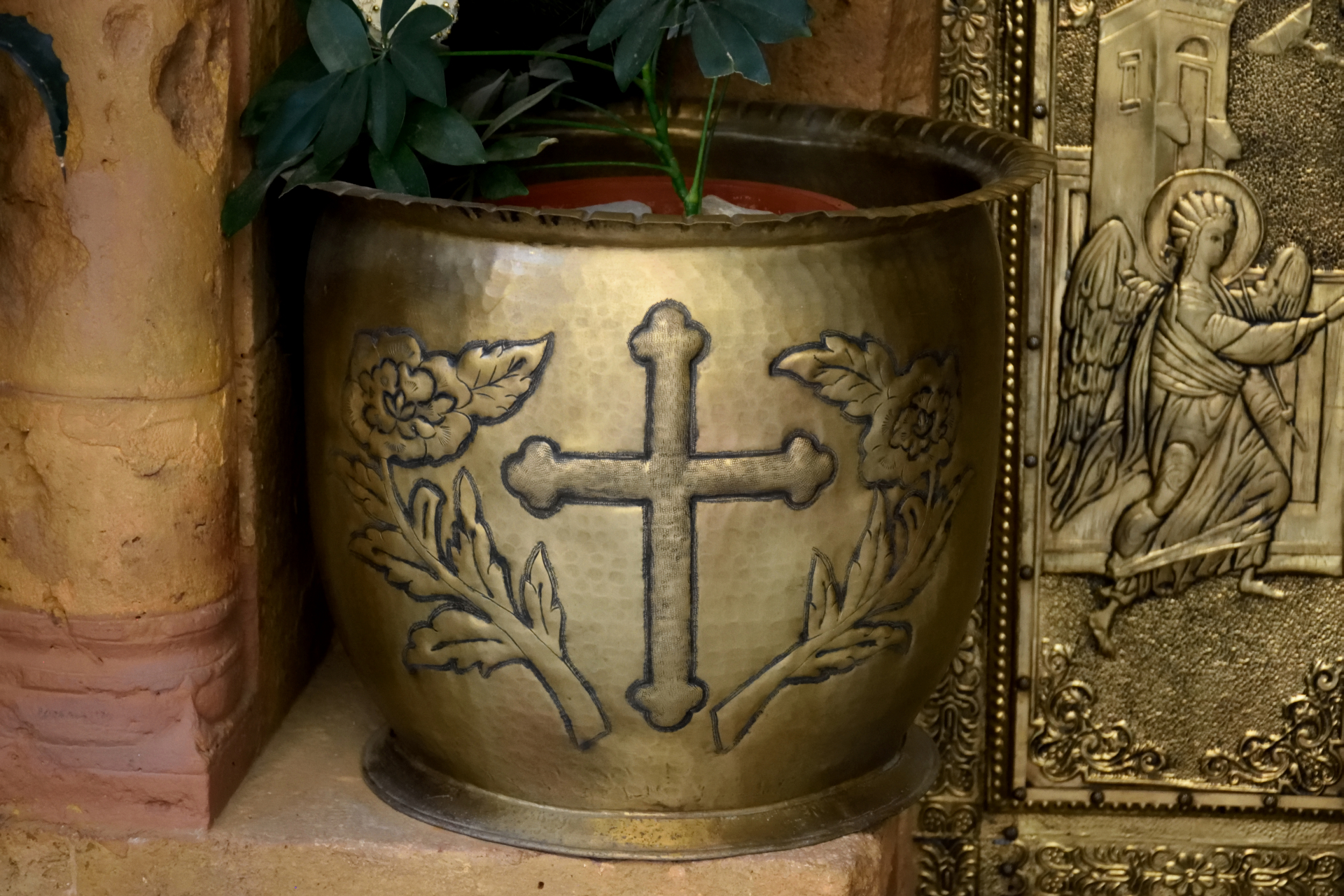 Doniczka z krzyżem - monaster św. Eliasza Szłajja